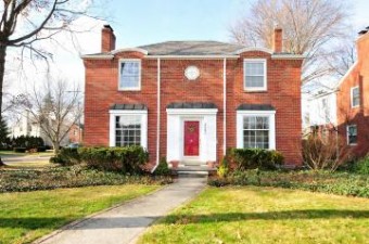 393 Chalfonte Avenue Grosse Pointe Farms, MI 48236