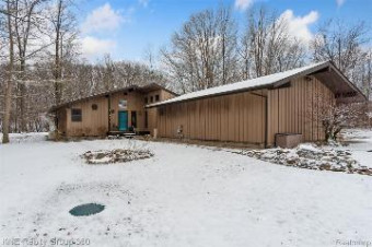 7243 Driftwood Drive Fenton, MI 48430