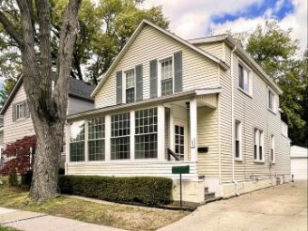 124 Muir Rd Grosse Pointe Farms, MI 48236