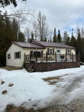 3524 M-134 Hessel, MI 49745