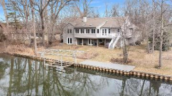 3355 Boyer Street Walled Lake, MI 48390