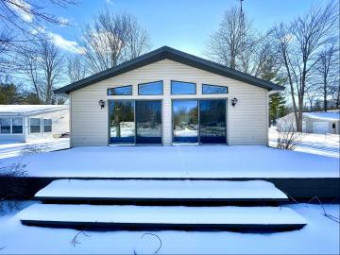 3784 Pinelands Pt Gladwin, MI 48624