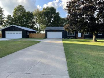 22212 N Angling Road Centreville, MI 49032