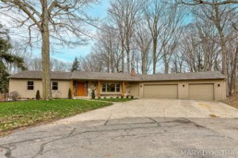 947 Kenwood Drive Holland, MI 49423