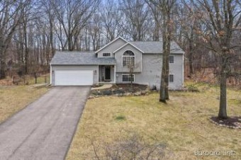 975 Scenic View Drive Plainwell, MI 49080