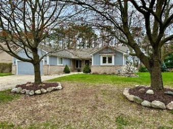 4316 Rebecca Circle Walled Lake, MI 48390