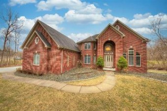 21232 Hetke Drive Farmington Hills, MI 48335