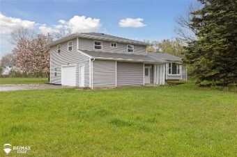 6437 Laura Lane Flint, MI 48507