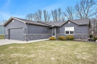 1329 Alivia Drive Plainwell, MI 49080