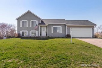 14681 Ivorystone Drive Ne Cedar Springs, MI 49319