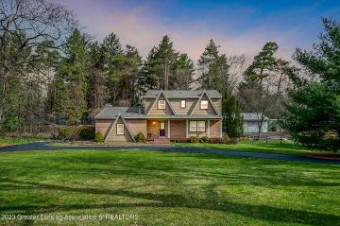 5684 Forest Green Drive Perry, MI 48872