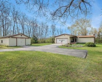 11093 Linden Road Fenton, MI 48430