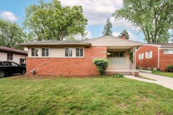 24020 Seneca Street Oak Park, MI 48237