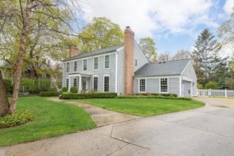 875 Ellair Pl Grosse Pointe Park, MI 48230