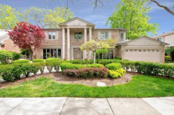 596 N Brys Drive Grosse Pointe Woods, MI 48236