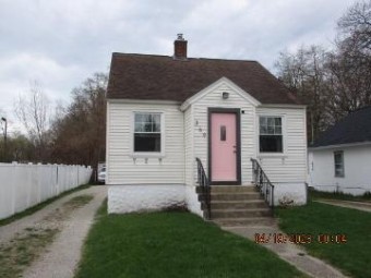 369 N 3rd Avenue Fruitport, MI 49415