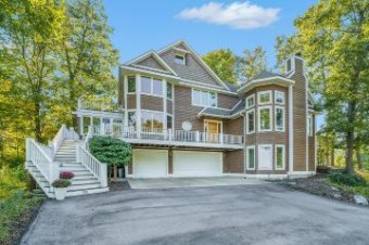 4677 Forest Ridge Drive Holland, MI 49423