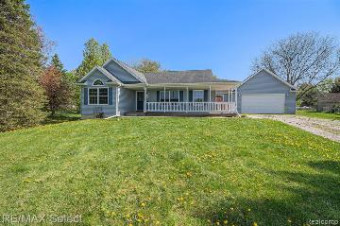 1657 Layton Road Fowlerville, MI 48836