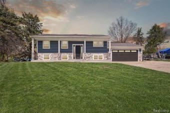 526 Wolverine Drive Wolverine Lake, MI 48390