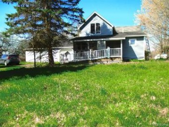 3855 Klam Columbiaville, MI 48421