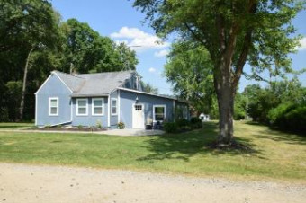 807 S Bull Run Road Fowlerville, MI 48836