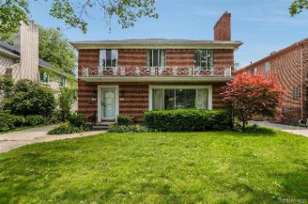 834 Harcourt Road Grosse Pointe Park, MI 48230