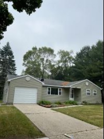 325 W John Street Clare, MI 48617