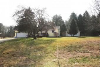 50323 Crescent Drive Dowagiac, MI 49047