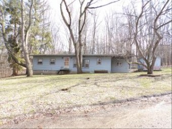 53075 Maple Court Dowagiac, MI 49047