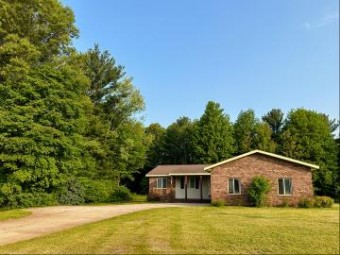 16717 Hemlock Drive Spring Lake, MI 49456