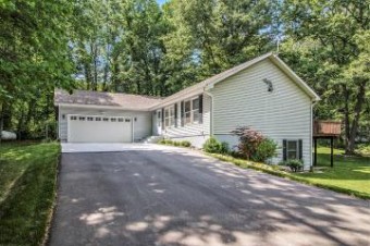 7406 Macarthur Road Saranac, MI 48881