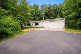 6736 Butternut Drive West Olive, MI 49460