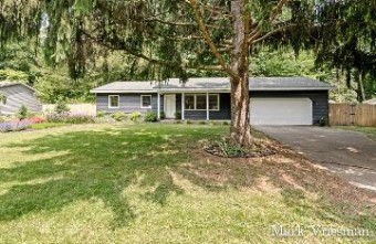 17680 Bayberry Drive Spring Lake, MI 49456