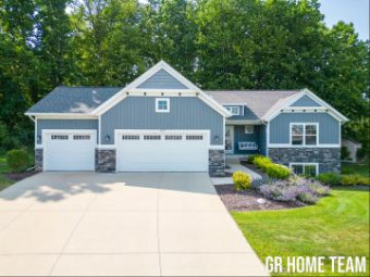 137 Muirfield Court Ne Rockford, MI 49341