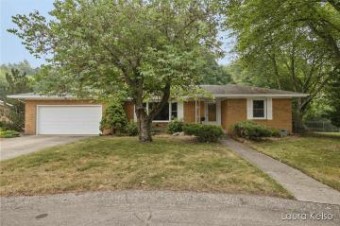 1826 Orchard Lane Ne Grand Rapids, MI 49505