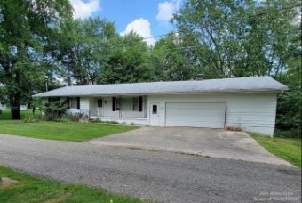 211 Mineral Springs Street Stockbridge, MI 49285