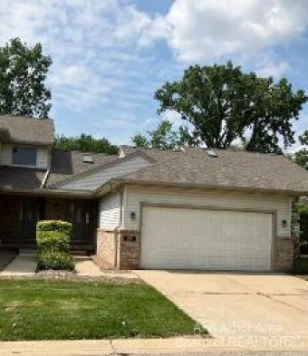 559 Sycamore Circle Saline, MI 48176