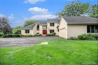 354 Crestway Court Saline, MI 48176