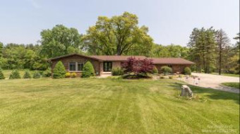 8621 Crane Road Milan, MI 48160