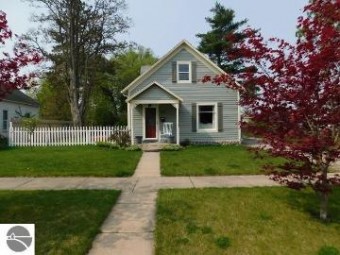 607 Chestnut Street Grayling, MI 49738