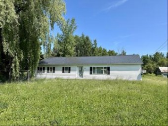 1592 E Levering Road Cheboygan, MI 49721