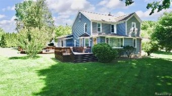 320 Arvida Street Walled Lake, MI 48390