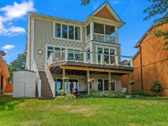 810 Wolverine Drive Wolverine Lake, MI 48390