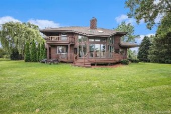 613 Shrewsbury Drive Clarkston, MI 48348