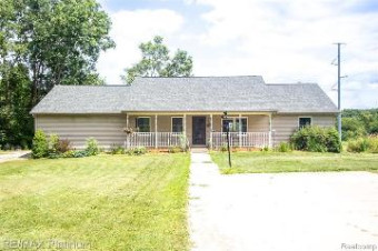 8264 Green Road Fenton, MI 48430