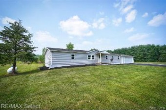 6106 W Carpenter Road Flushing, MI 48433