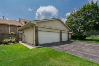 2959 Meadowbrook Drive Rochester Hills, MI 48309