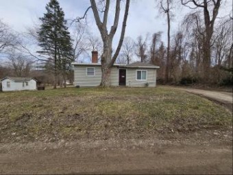 6029 Huron Street Coloma, MI 49038