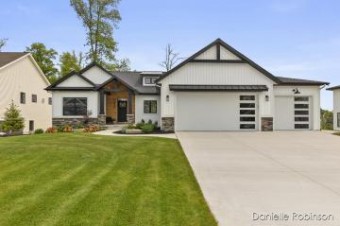 3329 Box Elder Drive Jenison, MI 49428