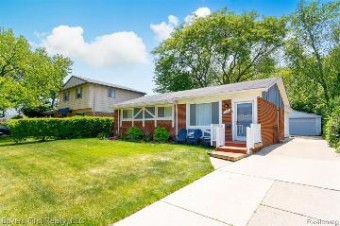 14741 Talbot Street Oak Park, MI 48237